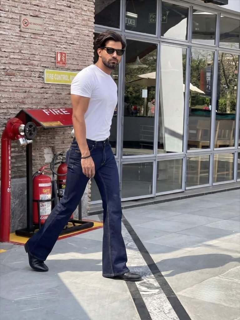 White T-Shirt, Dark Blue Jeans & Black Boots
