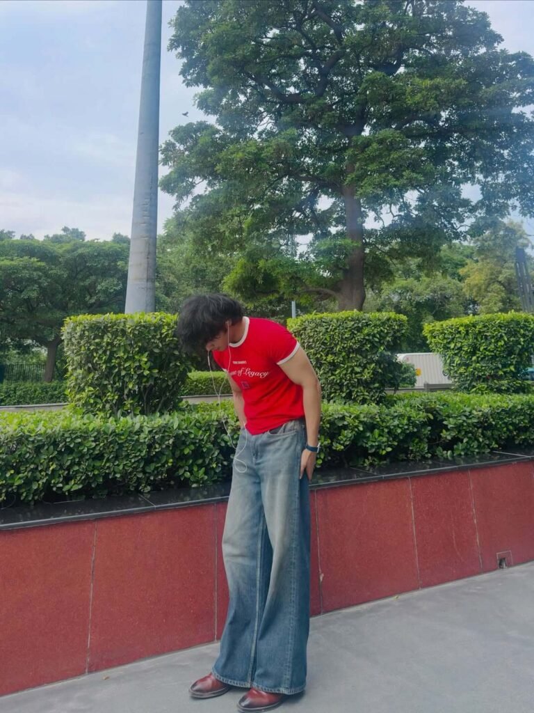 Red T-Shirt, Light-Wash Blue Jeans & Brown Boots